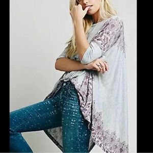 FREE PEOPLE COASTAL PAISLEY SOFT KNIT OVERSIZED TEE TOP GRAY MULTICOLOR XS